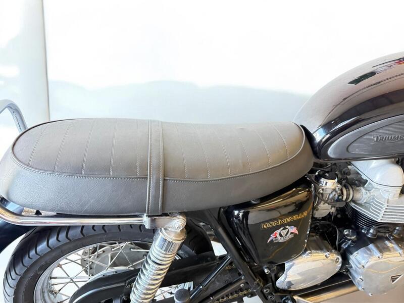2002 Triumph Bonneville 790 - AutoTrader Import