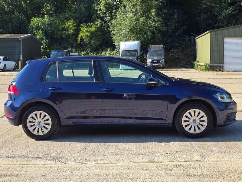 2017 Volkswagen Golf 1.4 TSI S Euro 6 (s/s) 5dr interior or exterior view