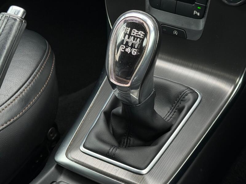 2013 Volvo V40 Cross Country - AutoTrader Import