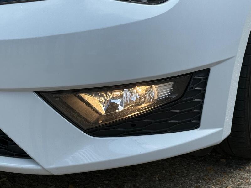 White 2017 SEAT Leon - AutoTrader Import