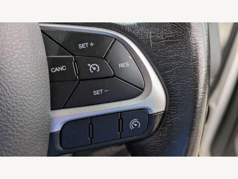 WHITE 2016 Jeep Renegade - AutoTrader Import