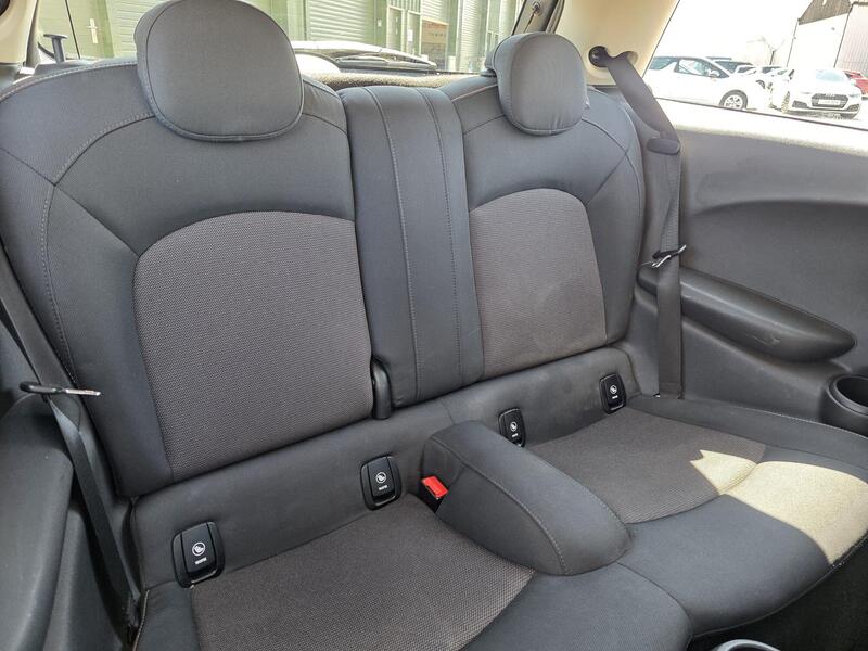MINI Hatch 1.5 Cooper Euro 6 (s/s) 3dr 2014 — view 35