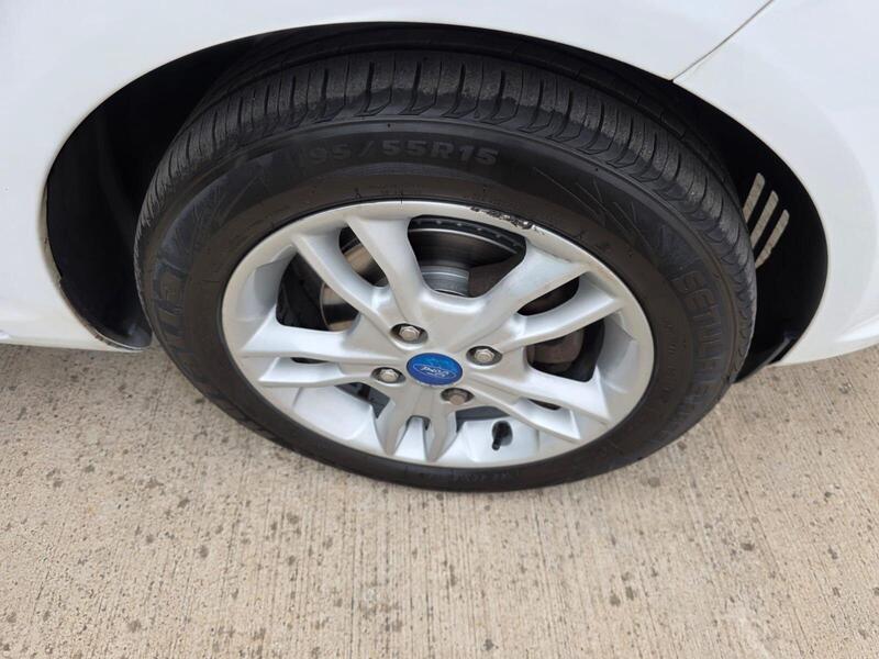 Ford Fiesta 1.0T EcoBoost Zetec Euro 5 (s/s) 3dr 2015 — view 22