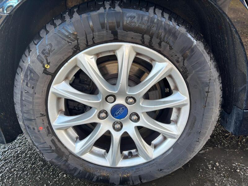 Black 2017 Ford Mondeo - exterior