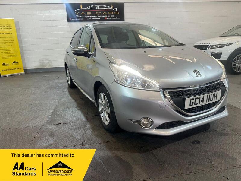 Peugeot 208 1.2 VTi Style Euro 5 5dr
