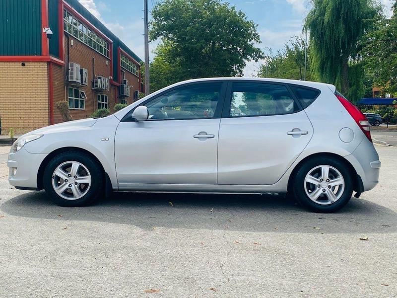 i30