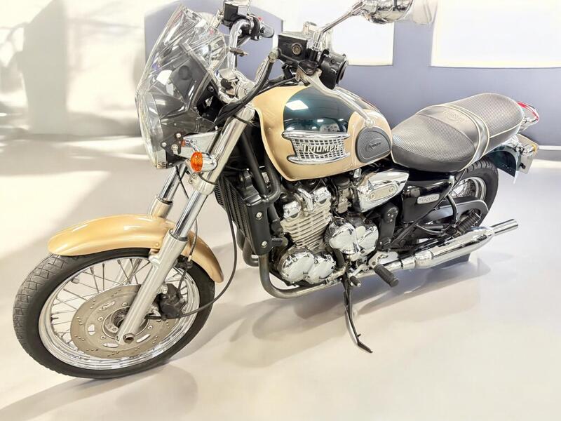 2001 Triumph Thunderbird 900 - AutoTrader Import