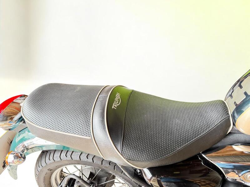 2001 Triumph Thunderbird 900 - AutoTrader Import