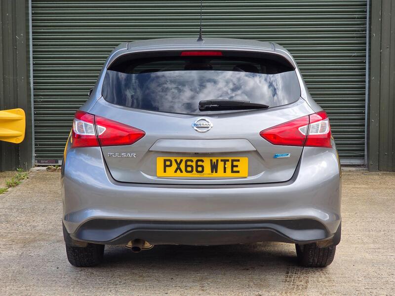 2016 Nissan Pulsar 1.5 dCi N-Connecta Euro 6 (s/s) 5dr interior or exterior view