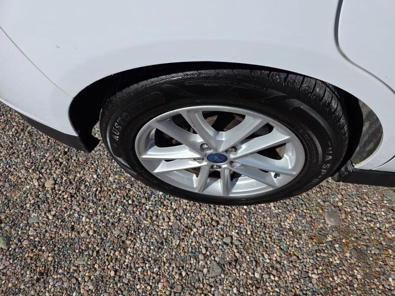 Ford C-Max 1.0T EcoBoost Zetec Euro 6 (s/s) 5dr 2017 — view 18