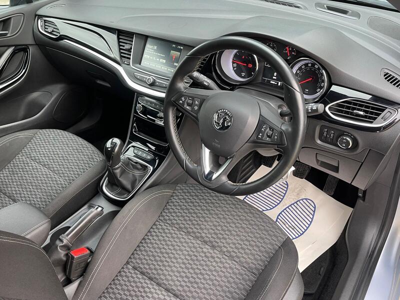2015 Vauxhall Astra 1.0i Turbo ecoFLEX SRi Euro 6 (s/s) 5dr interior or exterior view
