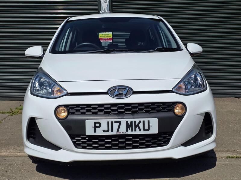 2017 Hyundai i10 1.0 SE Euro 6 5dr interior or exterior view