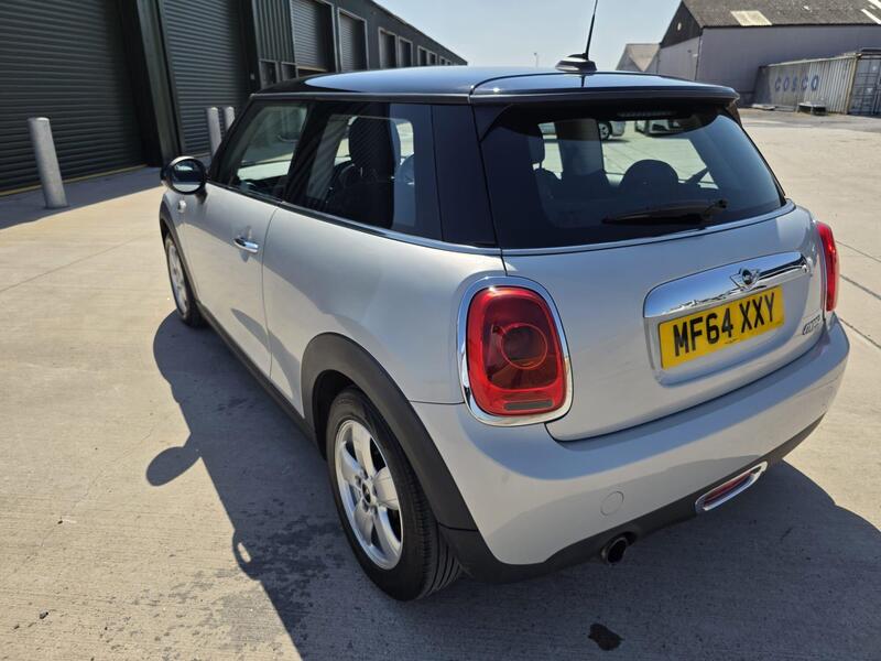 MINI Hatch 1.5 Cooper Euro 6 (s/s) 3dr 2014 — view 14