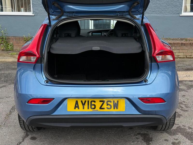 2016 Volvo V40 - AutoTrader Import