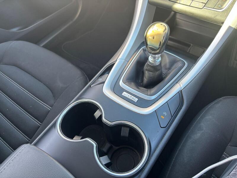 Black 2017 Ford Mondeo - exterior