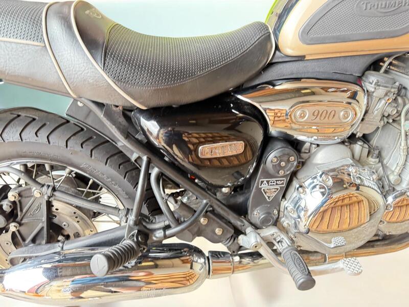 2001 Triumph Thunderbird 900 - AutoTrader Import