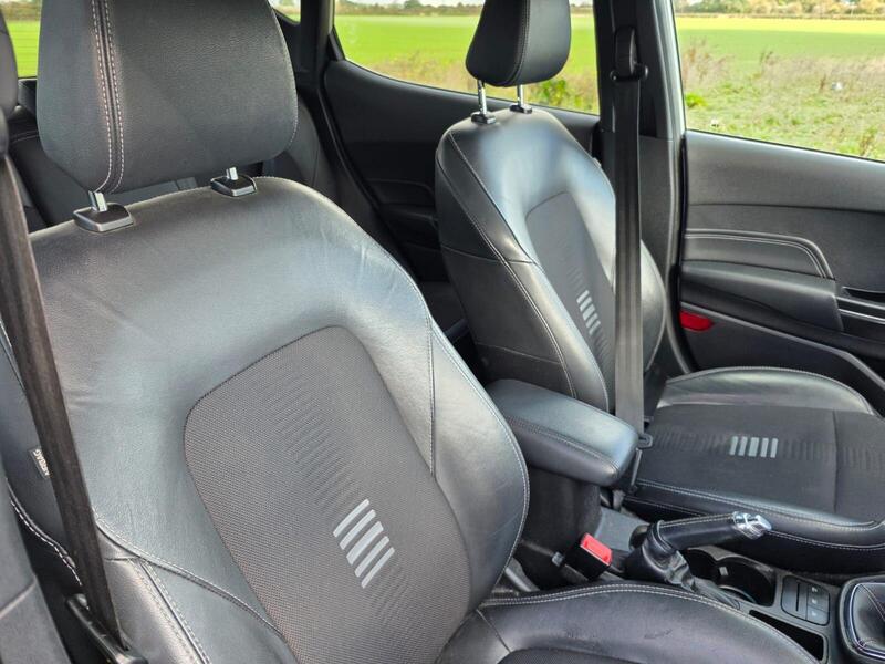 Ford Fiesta 1.0T EcoBoost ST-Line X Euro 6 (s/s) 5dr 2018 — view 30