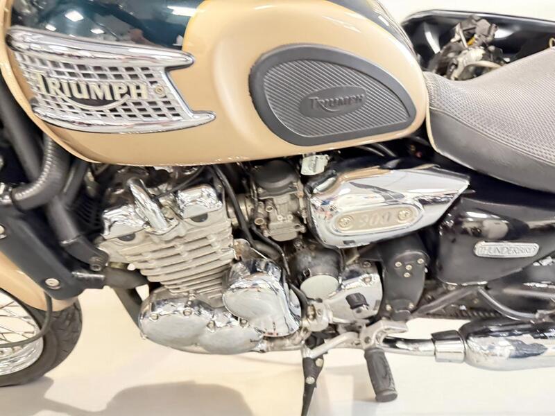 2001 Triumph Thunderbird 900 - AutoTrader Import