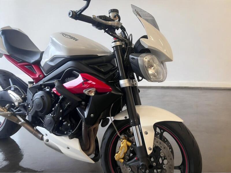 2017 Triumph Street Triple 675 - AutoTrader Import