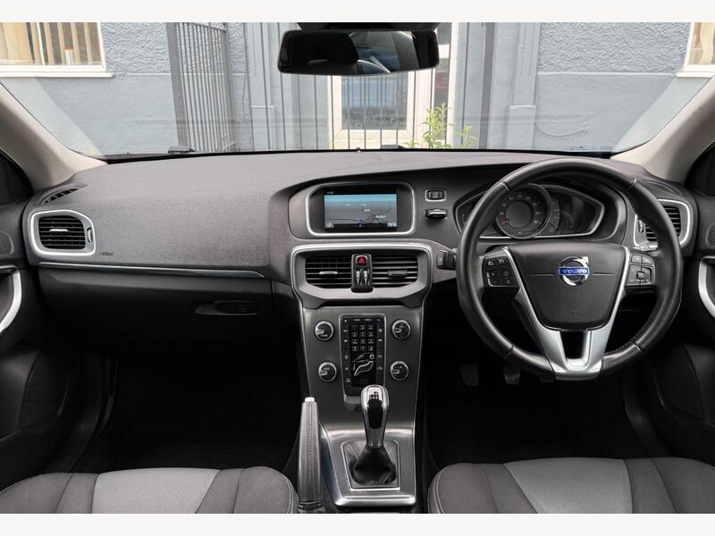 2016 Volvo V40 - AutoTrader Import