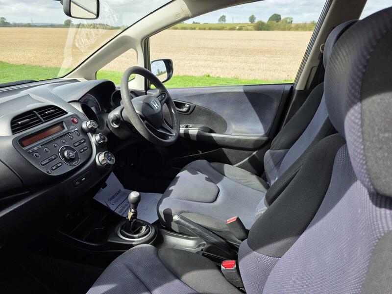 Honda Jazz 1.2 i-VTEC S Euro 5 5dr 2012 — view 3