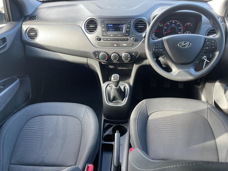 2017 Hyundai i10 1.0 SE Euro 6 5dr interior or exterior view