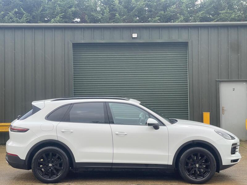2019 Porsche Cayenne 3.0T V6 TiptronicS 4WD Euro 6 (s/s) 5dr interior or exterior view