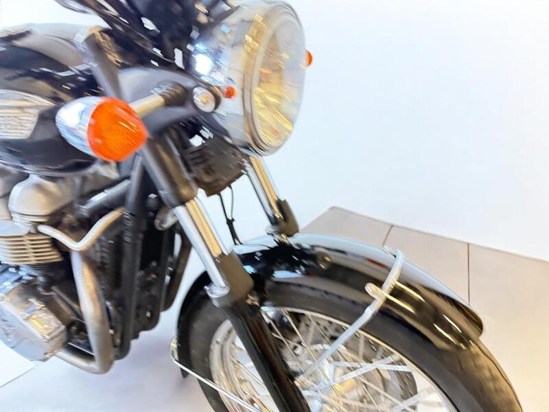 2002 Triumph Bonneville 790 - AutoTrader Import