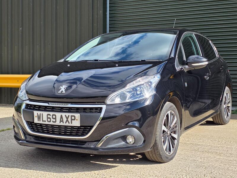 2019 Peugeot 208 1.2 PureTech Tech Edition Euro 6 (s/s) 5dr interior or exterior view