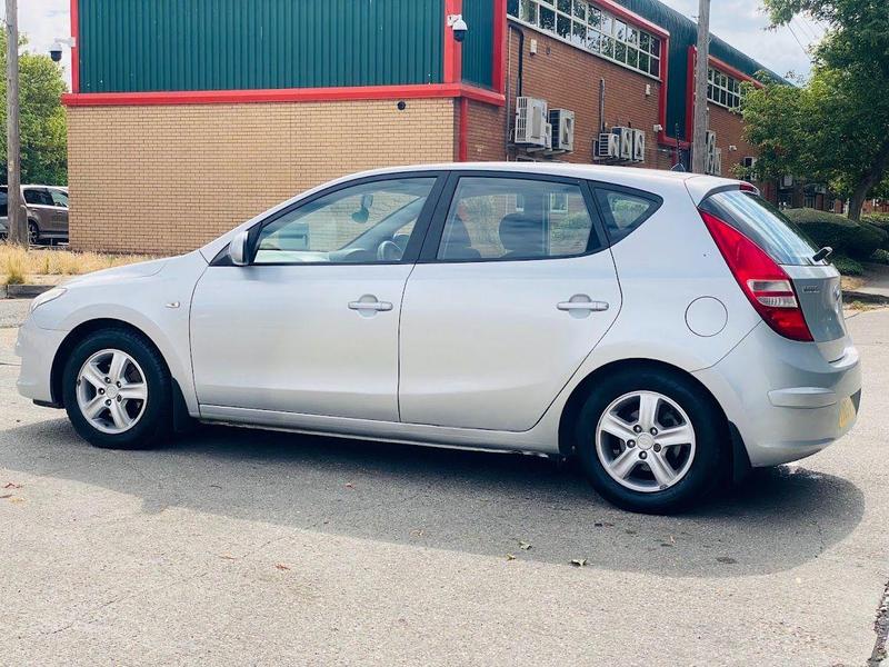 i30