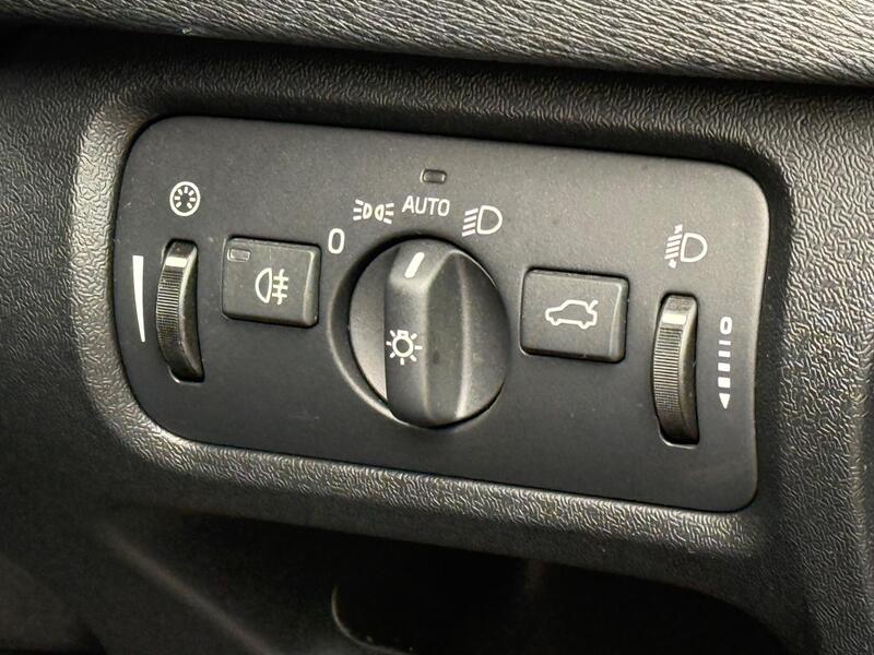 2016 Volvo V40 - AutoTrader Import