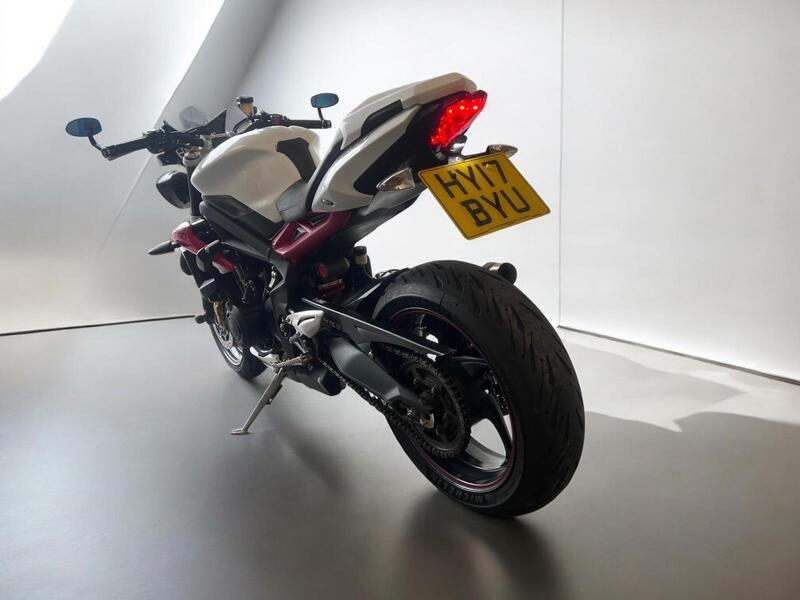 2017 Triumph Street Triple 675 - AutoTrader Import