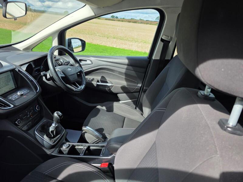 Ford C-Max 1.0T EcoBoost Zetec Euro 6 (s/s) 5dr 2017 — view 25