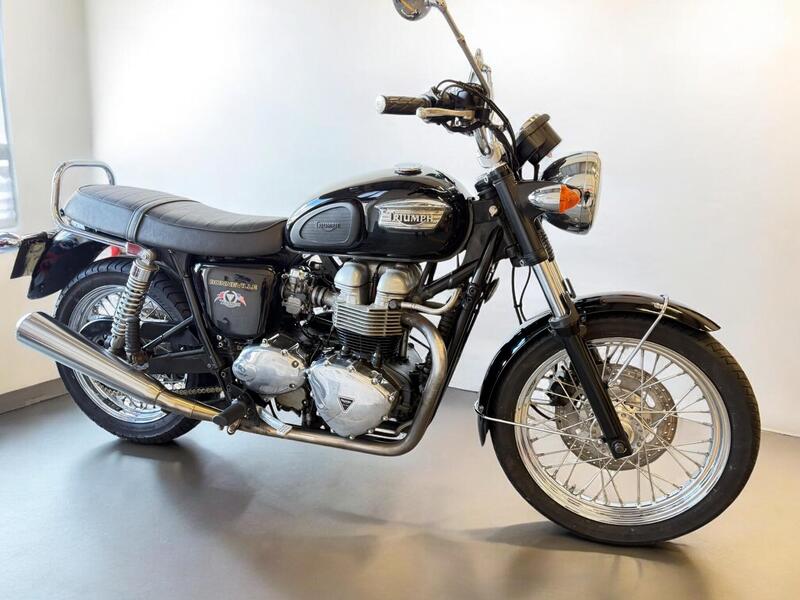 2002 Triumph Bonneville 790 - AutoTrader Import