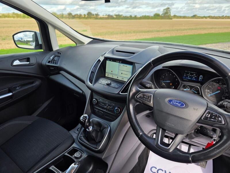 Ford C-Max 1.0T EcoBoost Zetec Euro 6 (s/s) 5dr 2017 — view 3