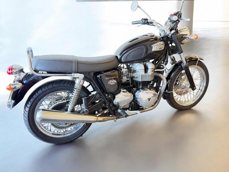 2002 Triumph Bonneville 790 - AutoTrader Import