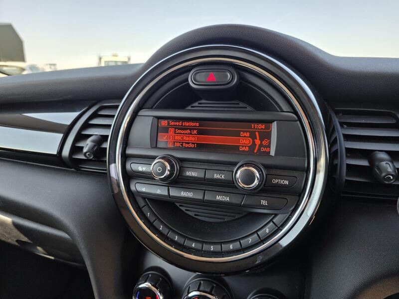 MINI Hatch 1.5 Cooper Euro 6 (s/s) 3dr 2014 — view 30