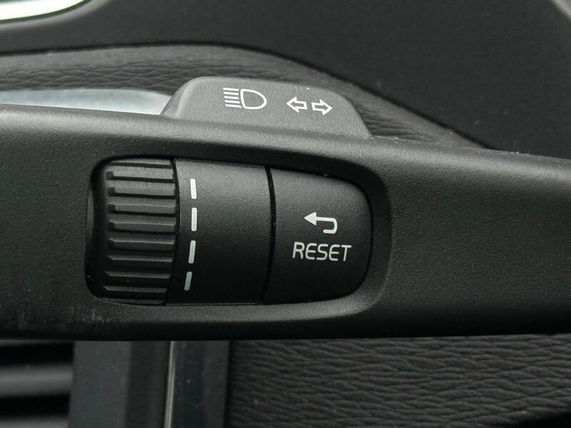 2013 Volvo V40 Cross Country - AutoTrader Import