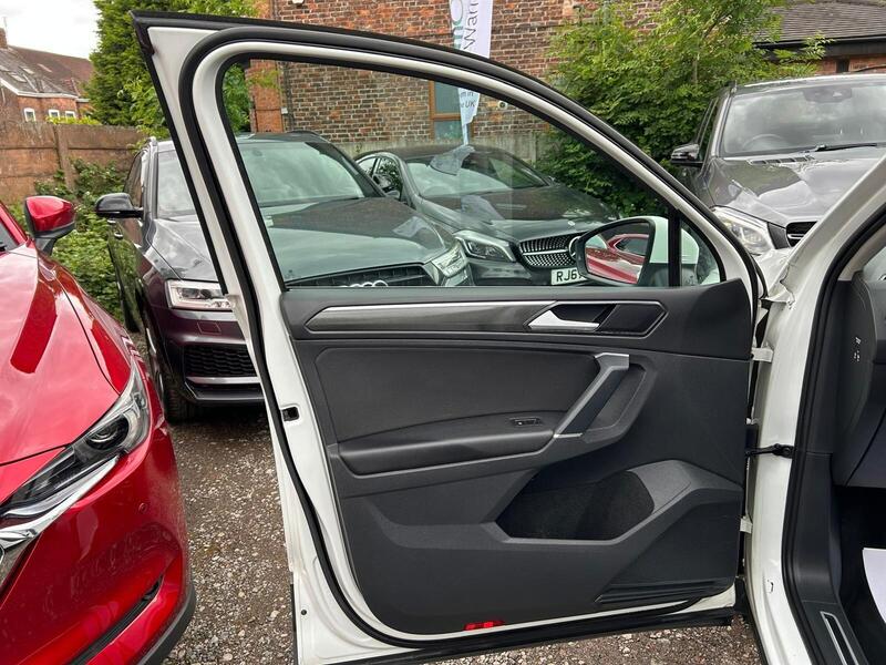 WHITE 2018 Volkswagen Tiguan - AutoTrader Import
