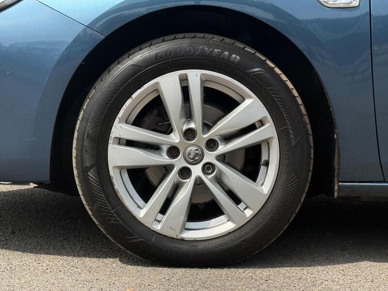 2017 Vauxhall Astra - AutoTrader Import