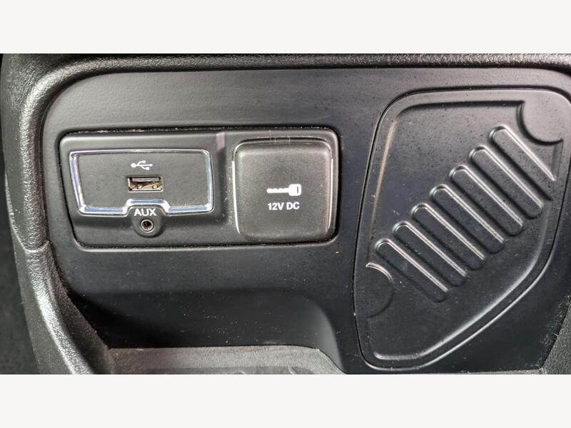 WHITE 2016 Jeep Renegade - AutoTrader Import