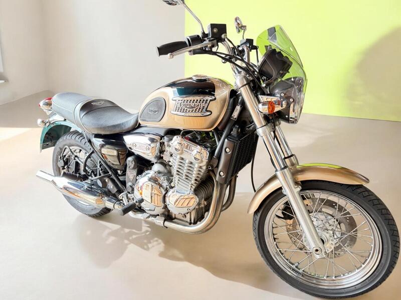 2001 Triumph Thunderbird 900 - AutoTrader Import