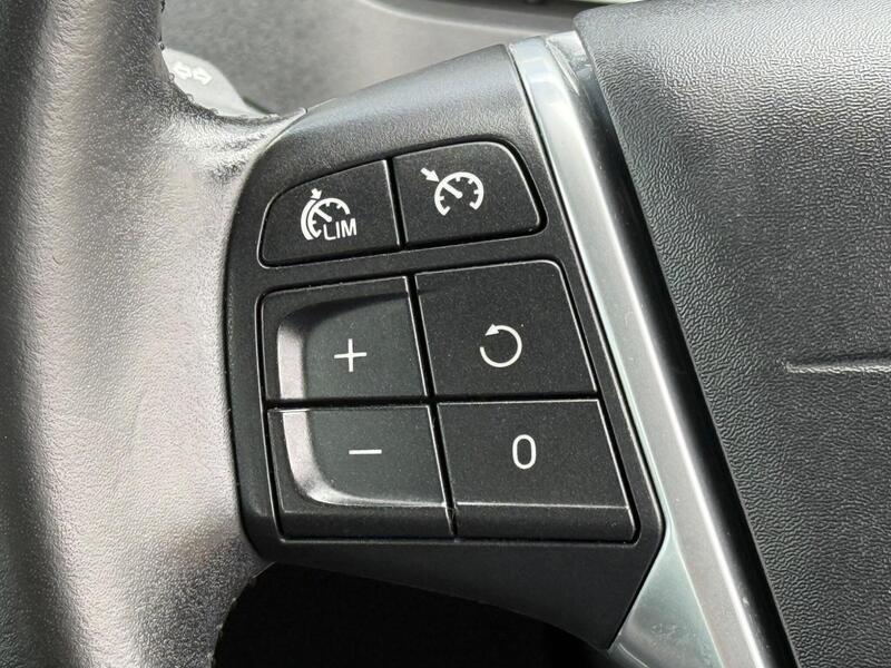 2016 Volvo V40 - AutoTrader Import