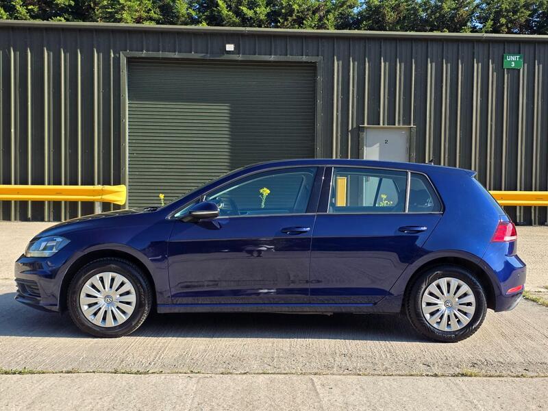 2017 Volkswagen Golf 1.4 TSI S Euro 6 (s/s) 5dr interior or exterior view
