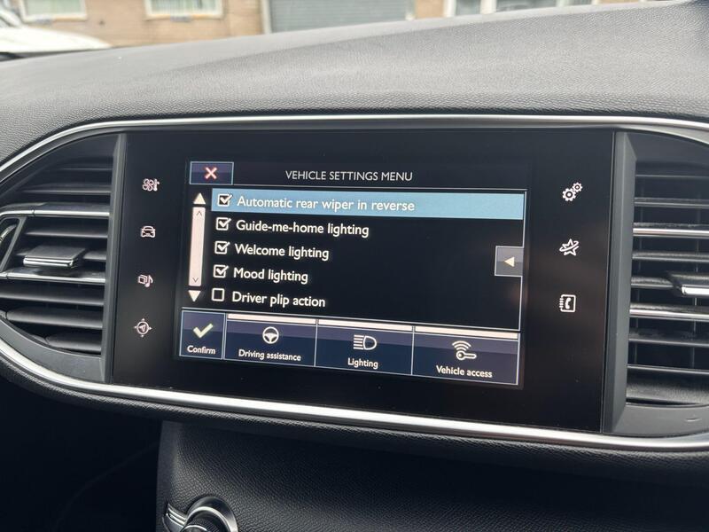 2016 Peugeot 308 - exterior