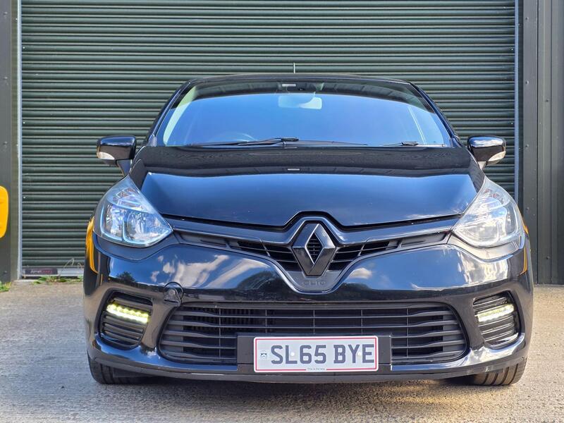 2016 Renault Clio 0.9 TCe Dynamique S Nav Euro 6 (s/s) 5dr interior or exterior view