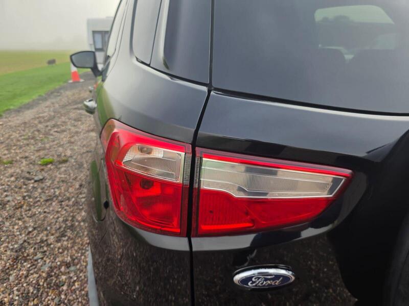 Ford EcoSport 1.0T EcoBoost Titanium 2WD Euro 5 (s/s) 5dr 2015 — view 13