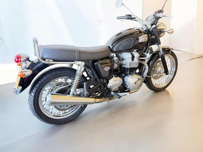 2002 Triumph Bonneville 790 - AutoTrader Import