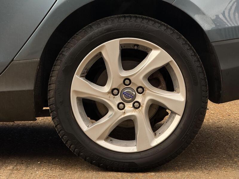 2013 Volvo V40 Cross Country - AutoTrader Import