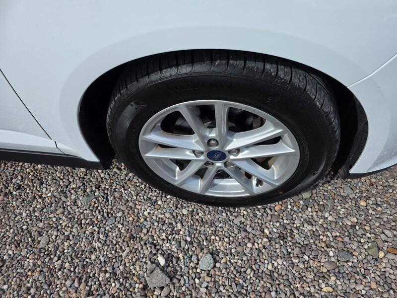 Ford C-Max 1.0T EcoBoost Zetec Euro 6 (s/s) 5dr 2017 — view 19